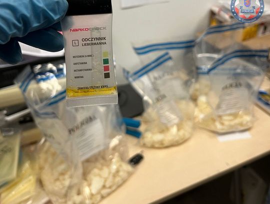 37-latek handlował narkotykami na terenie całego kraju. Sprzedał blisko 10 kilogramów mefedronu 37-latek handlował narkotykami na terenie całego kraju. Sprzedał blisko 10 kilogramów mefedronu