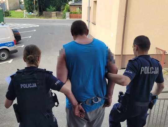 39-latek nie zatrzymał się do kontroli. Uciekał, bo jest poszukiwany i miał promile we krwi