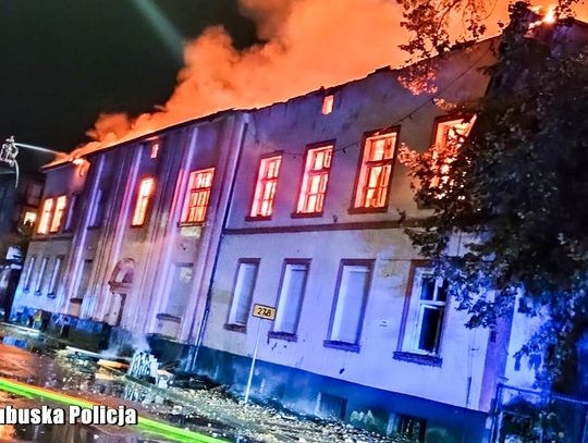 39-latek podpalił pustostan, w którym znajdowały się trzy osoby. Grozi mu do 10 lat więzienia