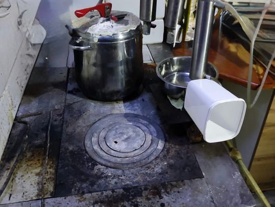 39-latek produkował w domu bimber. Po nalocie policji może trafić do więzienia