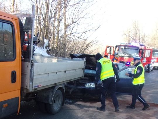 4-latek ciężko ranny po wypadku drogowym. Jechał bez fotelika i pasów, ojciec miał zakaz prowadzenia