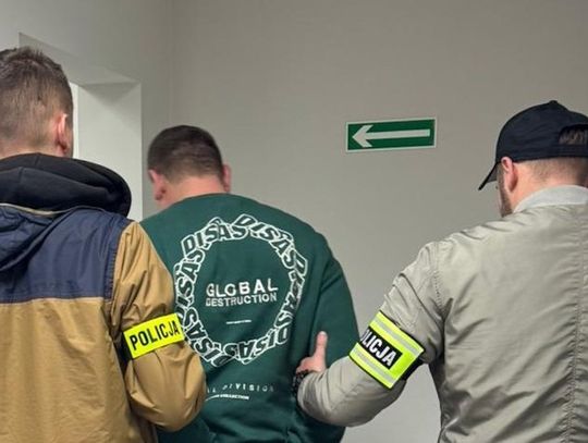 40-latek jechał na zakazie, w aucie miał narkotyki i wagę. Czeka go trzymiesięczny areszt