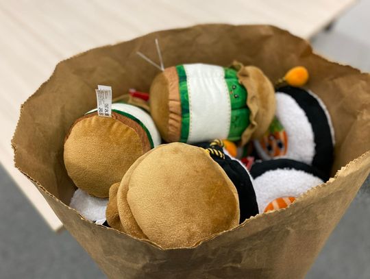 40-latka oszukała system w promocji "maskotka za naklejki". Straty sklepu 6 tysięcy, a jej grozi 8 lat 40-latka oszukała system w promocji "maskotka za naklejki". Straty sklepu 6 tysięcy, a jej grozi 8 lat