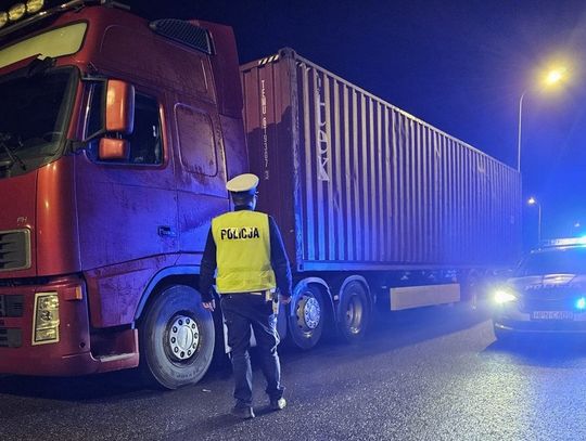 40-tonowy zestaw i narkotyki. Policjantki zatrzymały odurzonego kierowcę Volvo