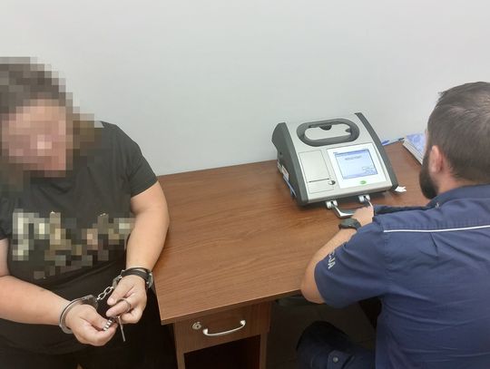 42-latka nie zatrzymała się do kontroli próbowała uciec policji. Wydmuchała ponad dwa promile