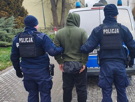 43-latek zatrzymany za znieważenie na tle narodowościowym i uderzenie 31-letniej kobiety