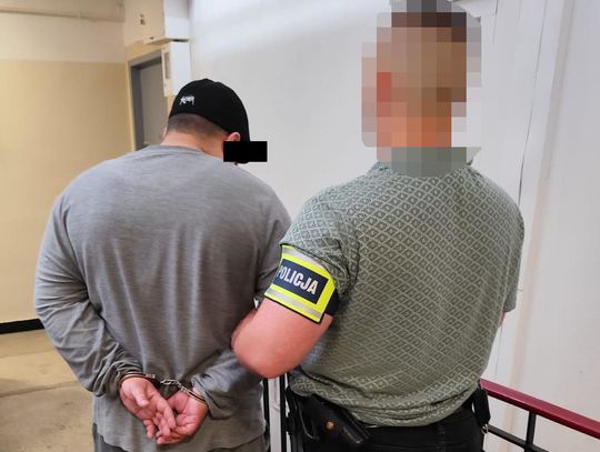 45-letni Azer zatrzymany w Warszawie. Skopał ochroniarza i groził mu nożem, bo ten zwrócił mu uwagę