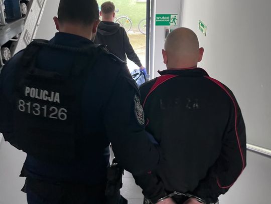 47-latek wezwał policję, bo widział intruzów. Matka podejrzewała, że syn zażył narkotyki