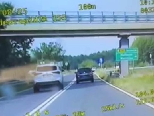 5 tysięcy mandatu i 24 punkty za niebezpieczne manewry na drodze dla 64-letniego kierowcy toyoty