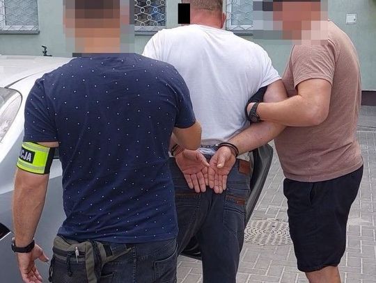 50-latek kilkukrotnie dźgnął nożem byłą żonę. Odpowie za usiłowanie zabójstwa