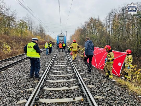 51-latek wtargnął na tory przed rozpędzony pociąg. Mężczyzna zginął na miejscu