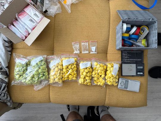 51-letnia kobieta zatrzymana za handel narkotykami. Jej wspólnikiem był o 17 lat młodszy mężczyzna