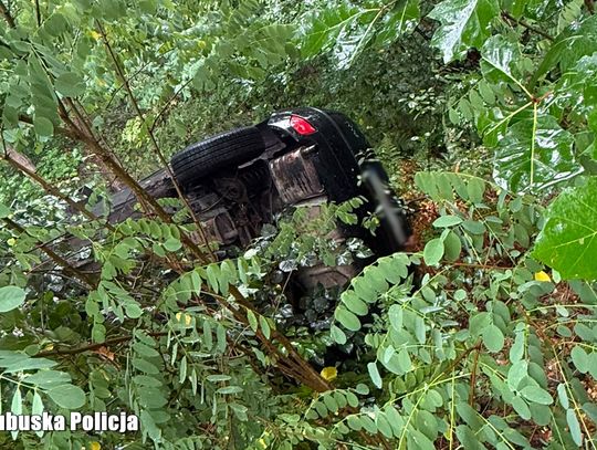 54-latek po narkotykach próbował uciekać policji. Skończyło się na boku w zaroślach