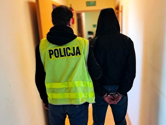 55-latka straciła 26 tysięcy złotych. Policja zatrzymała 17-letniego oszusta