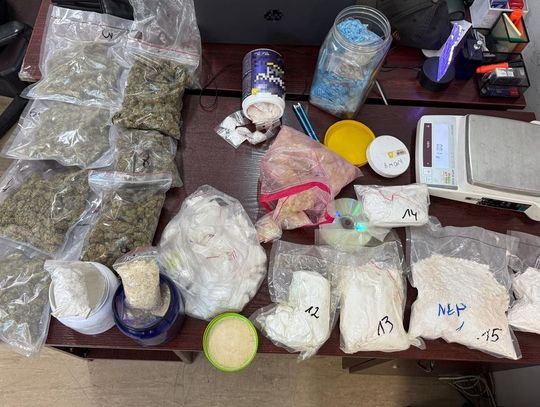 59-latek miał prawie 8 kg narkotyków w garażu. Policjanci dowiedzieli się o tym i zrobili nalot