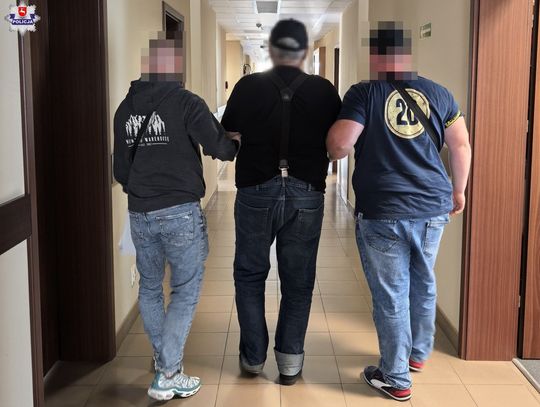 67-latek ukradł  34 czekolady, a gdy został złapany, poszarpał ochroniarza. Teraz za rozbój grozi mu więzienie