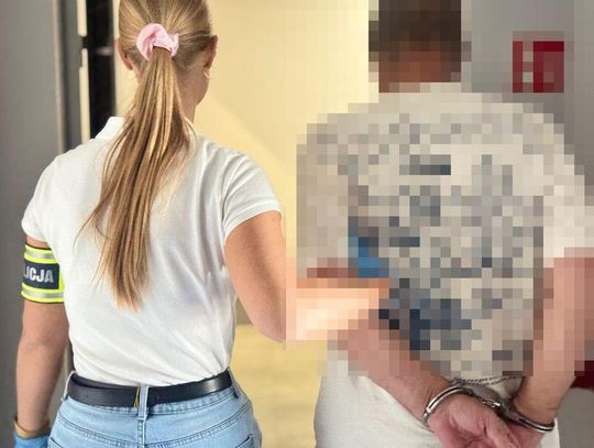 68-latek łowił ryby na cztery „bębny”. Policjanci zabezpieczyli niedozwolone sieci i zatrzymali mężczyznę