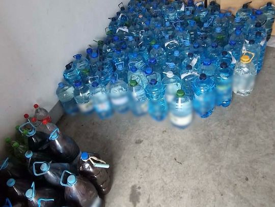 70-latek prowadził domową gorzelnię. Policja przejęła ponad 600 litrów bimbru 70-latek prowadził domową gorzelnię. Policja przejęła ponad 600 litrów bimbru