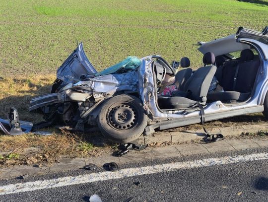 71-latka nie ustąpiła pierwszeństwa ciężarówce. Śmigłowiec zabrał ranną kobietę