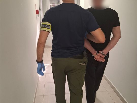 72 osoby ewakuowane po odkryciu granatu w mieszkaniu. 37-latek trafił do aresztu