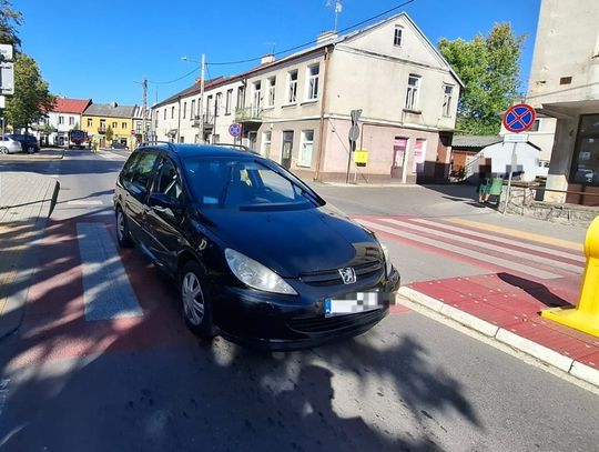 73-latka potrąciła 87-latkę przechodzącą przez pasy. Ranna kobieta trafiła do szpitala