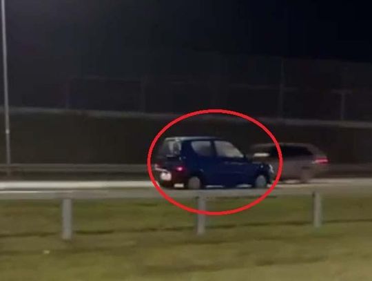 76-latka w seicento jechała drogą ekspresową pod prąd. Policjantom udało się w porę ją zatrzymać