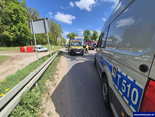 76-letni kierowca zginął w wypadku z udziałem samochodu ciężarowego, jego żona walczy o życie
