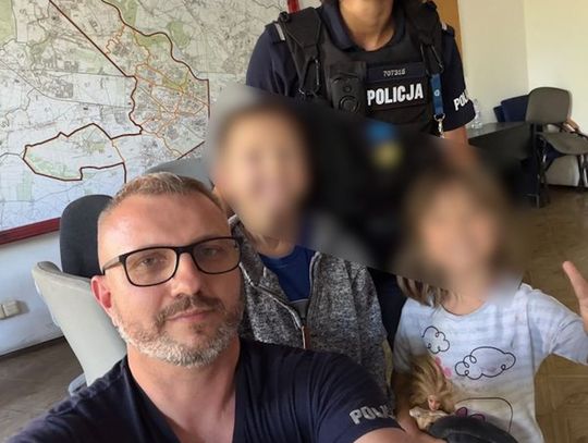 8- i 4-latek sami jechali autobusem. Policję zaalarmowała przypadkowa osoba
