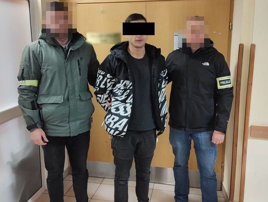 81-latka wyczuła oszusta i przejęła kontrolę nad sytuacją. Zamiast pieniędzy spakowała mu książki