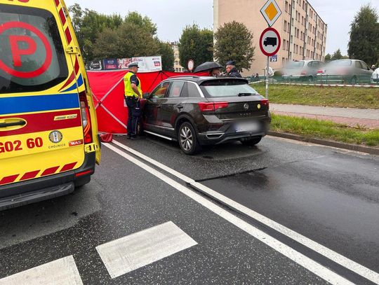 83-letni kierowca nie ustąpił pierwszeństwa. 57-latka zginęła na przejściu dla pieszych