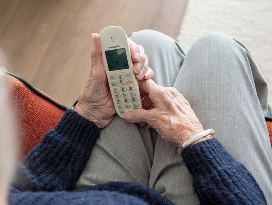 91-latek przez telefon podał oszustowi wszystkie dane do swojego konta bankowego