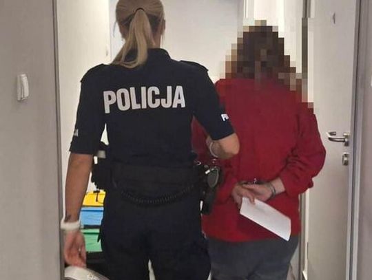 Agresywna kobieta wściekła się podczas interwencji. Zaatakowała policjantów i uszkodziła radiowóz