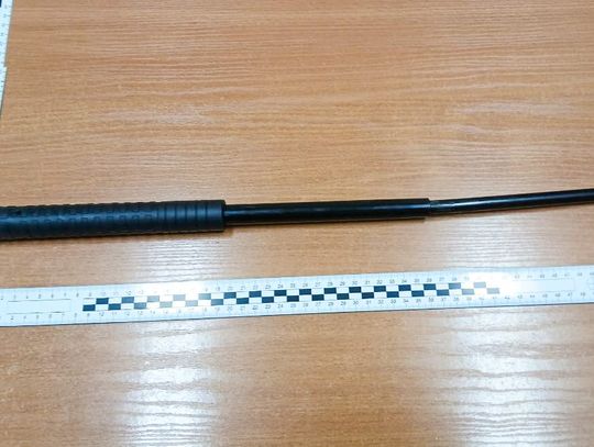 Agresywni nastolatkowie zatrzymani. Zaatakowali kierowcę butelką i pałką teleskopową