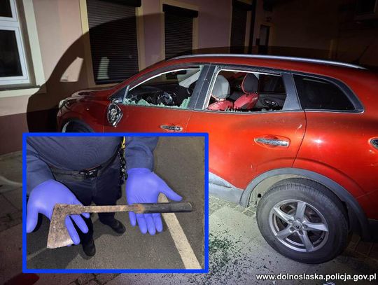 Agresywny mężczyzna zdemolował auto toporkiem. Groził też jego właścicielce Agresywny mężczyzna zdemolował auto toporkiem. Groził też jego właścicielce