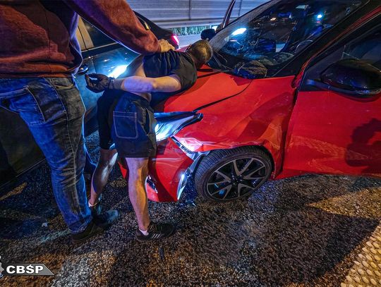 Akcja CBŚP na autostradzie. Złodzieje samochodów zatrzymani po kradzieżach w Niemczech