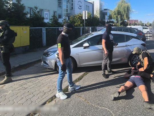 Akcja policyjnych kontrterrorystów. Zatrzymany producent syntetycznych narkotyków