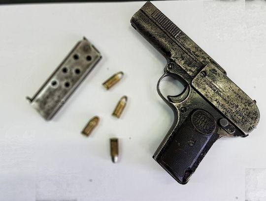 Amfetamina, amunicja i... pistolet z czasów Hansa Klossa. Efekty przetrzepania auta z nastolatkami