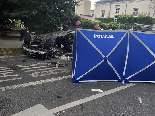Areszt dla 19-latka po śmiertelnym wypadku. Zginęła 17-letnia pasażerka BMW