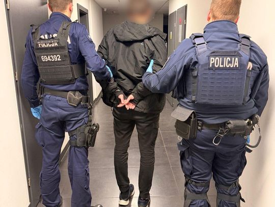 Atak nożownika w Gdańsku. Policjanci zatrzymali 26-letniego mężczyznę, ofiara trafiła do szpitala Atak nożownika w Gdańsku. Policjanci zatrzymali 26-letniego mężczyznę, ofiara trafiła do szpitala