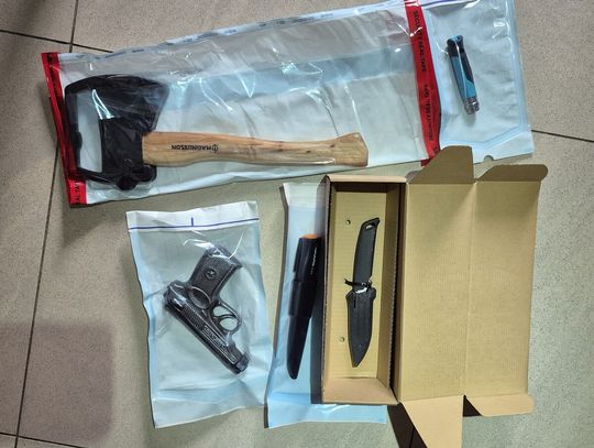 Atakował karetki i radiowozy oraz groził ludziom śmiercią. Agresywny 19-latek aresztowany Atakował karetki i radiowozy oraz groził ludziom śmiercią. Agresywny 19-latek aresztowany