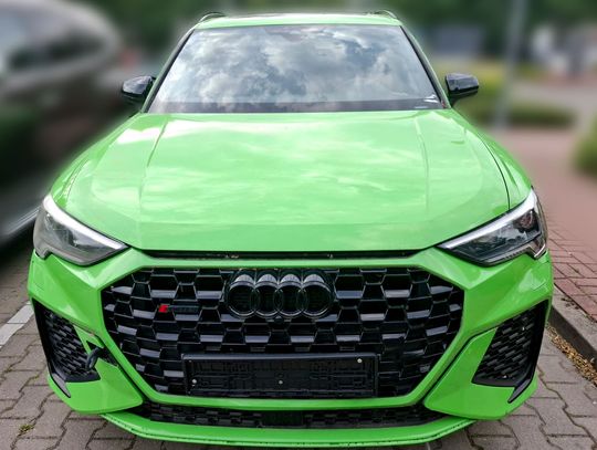 Audi RS Q3 skradzione trzy lata lata temu pojawiło się w Warszawie. Zostało odzyskane po akcji Straży Granicznej i Policji