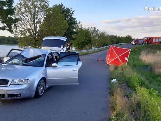 Audi wjechało w rolkarza na drodze technicznej. Mimo reanimacji mężczyzna nie przeżył