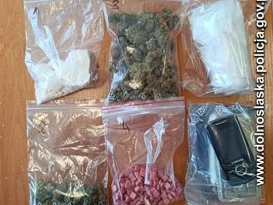 Awantura w domu dilera zakończona przyjazdem policji. Na ich widok 36-latek zaczął panikować