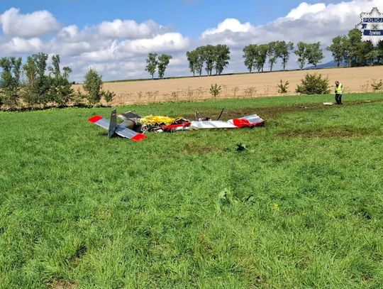 Awionetka runęła na ziemię niedaleko lotniska. Dwie osoby zginęły na miejscu