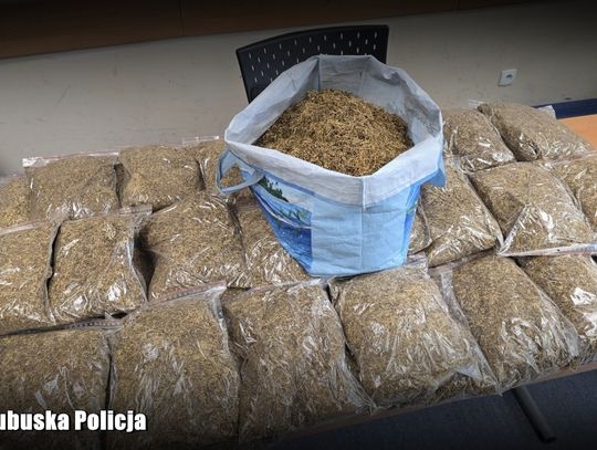 Babcia przyłapana na handlu tytoniem. W mieszkaniu miała ponad 23 kilogramy krajanki