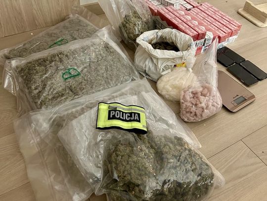 Balkon nie pomógł w ucieczce. "Łowcy głów" dopadli ściganego 32-latka i przejęli 6,5 kg narkotyków