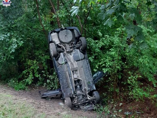 Beemka wypadła z drogi i stanęła w pionie. Tłumaczył, że uciekał przed sarną