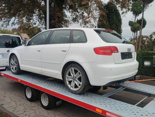 Bezdomny 18-latek zatrzymany za kradzieże samochodów. Auta trafiały do jego kolegi starszego kolegi