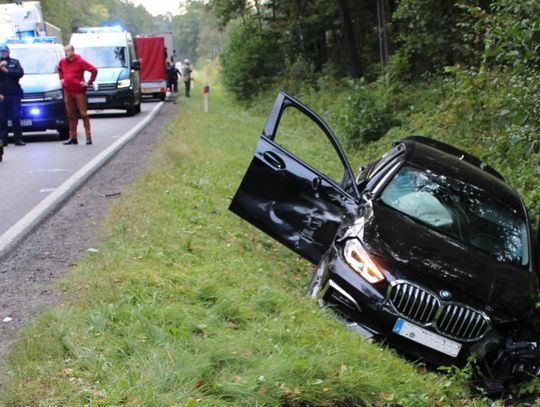 Bezdomny w BMW zderzył się z dwoma tirami i uciekł. Jechał po mieszance 3 narkotyków