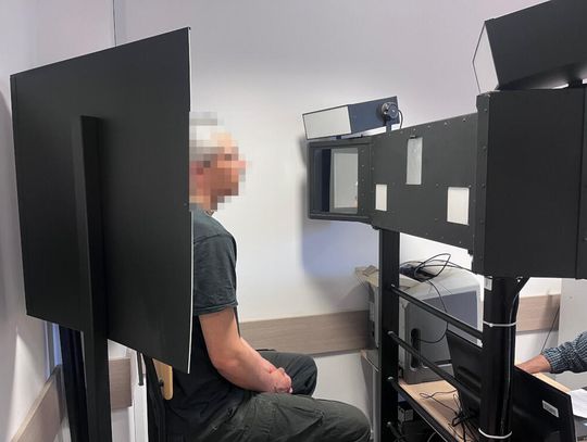 Białorusin nielegalnie przebywał w Polsce. Wpadł, bo zażywał z kolegą narkotyki w parku